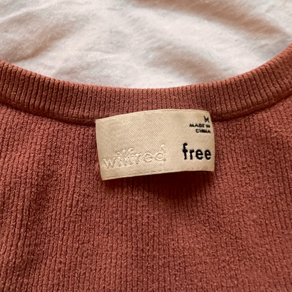 Aritzia Wilfred tank top in Salmon color